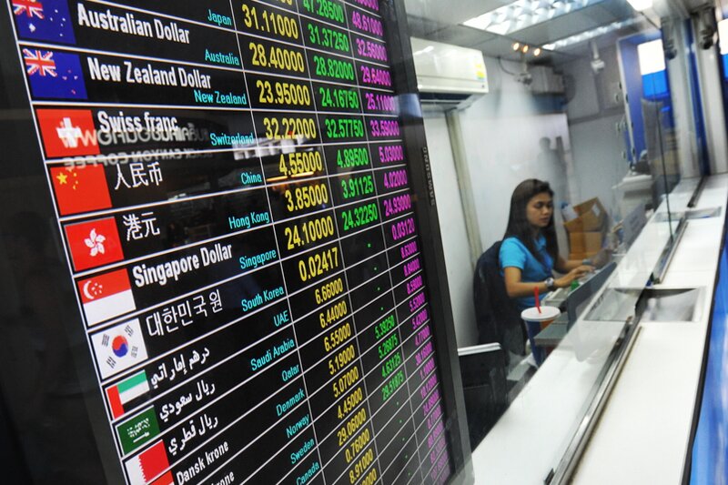 One in 10 UK holidaymakers use costly airport forex booths