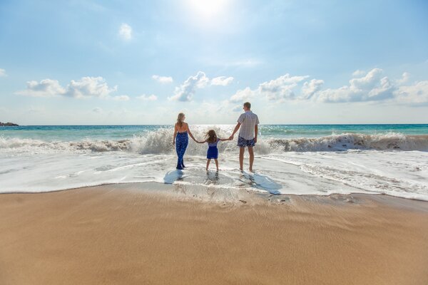 TravelUp launches intelligent travel shopping platform with InterLnkd