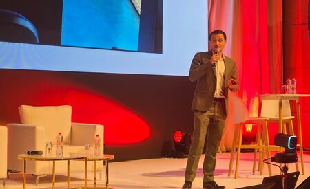 Selectour deploys conversational AI with Kleio