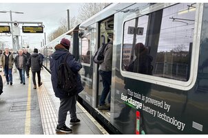 Great Western Railway introduces record-breaking battery train into UK service